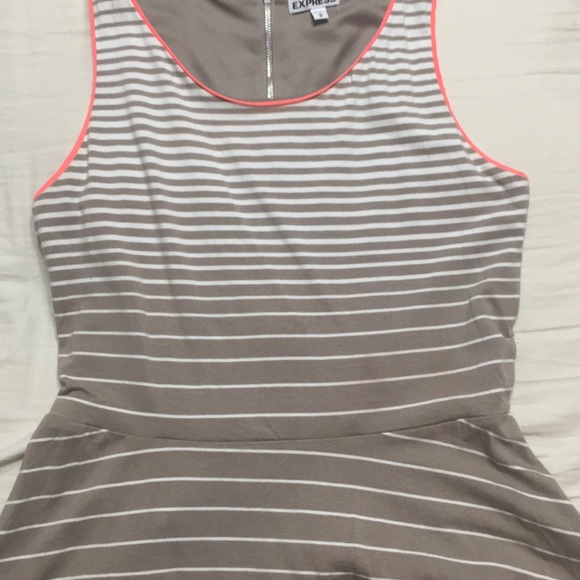 Woman’s Express Tops - Picture 1 of 3